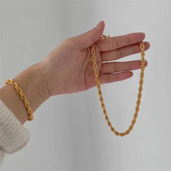 Twisted Chain Necklace